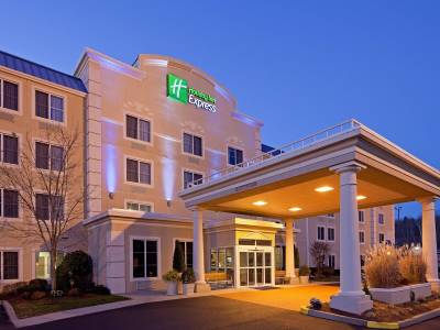 Holiday Inn Express Boston Milford - Bild 1