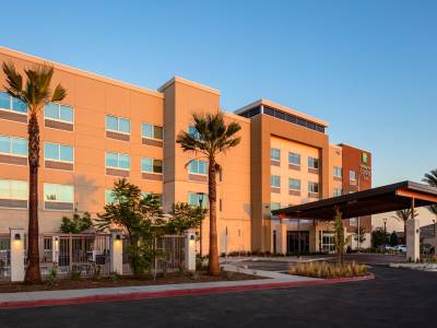 Holiday Inn Express & Suites Moreno Valley Riverside - Bild 1
