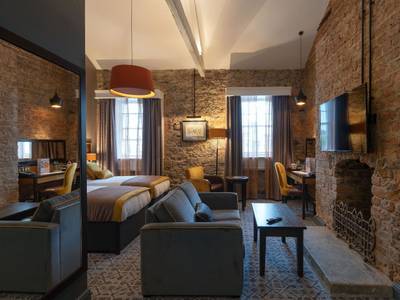 The Old Borough Hotel Wetherspoon - Bild 1